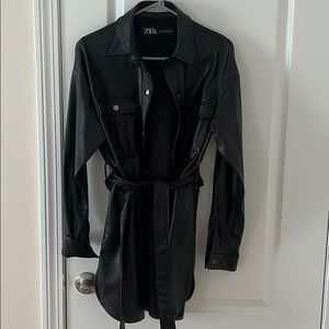 BLACK LEATHER JACKET